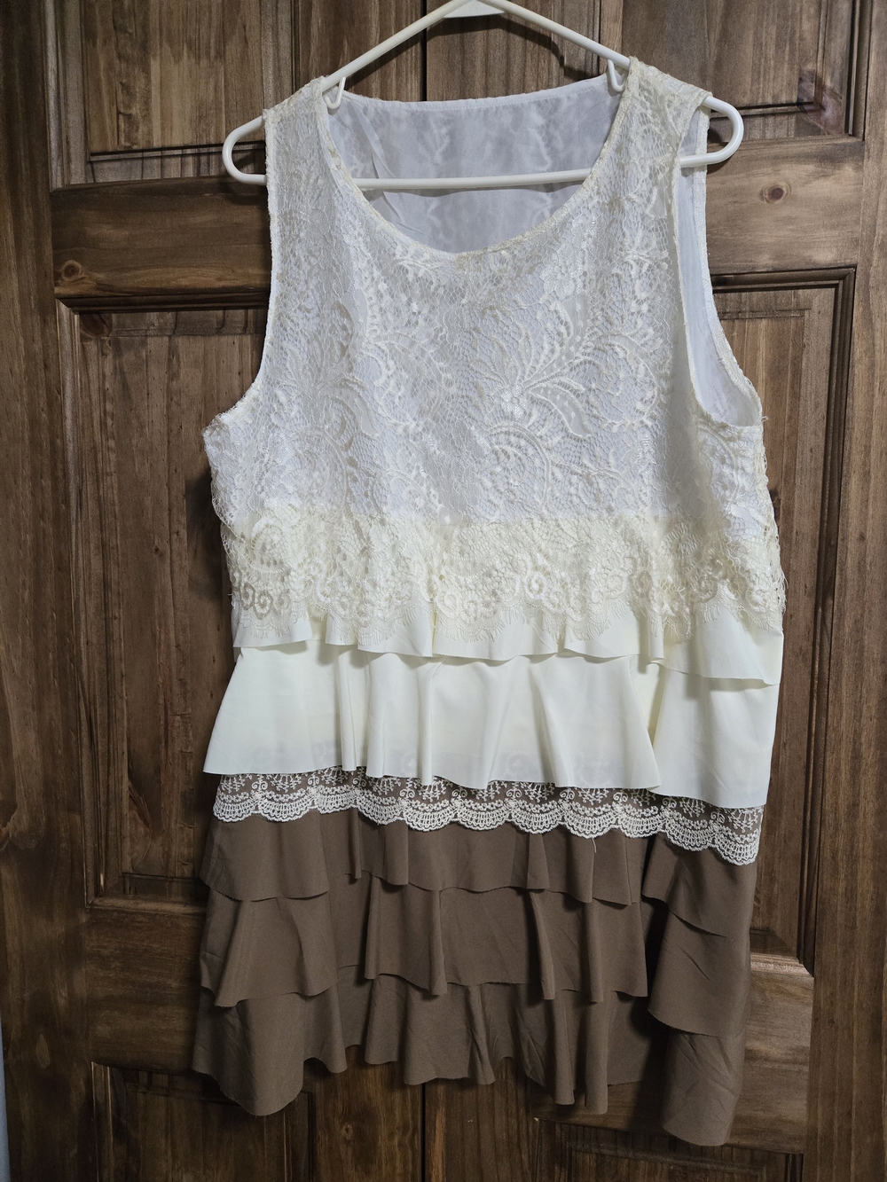 Sleeveless Layered Lace Tunic in Cream and Brown